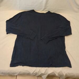 navy blue t shirt
